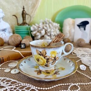 Vintage Tea Cup & Saucer Set 🌛